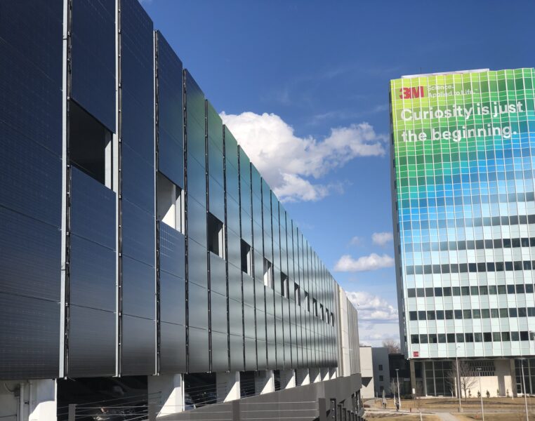 GSX BiFi Glass-Glass Solar facade covers the outside of 3M office building.